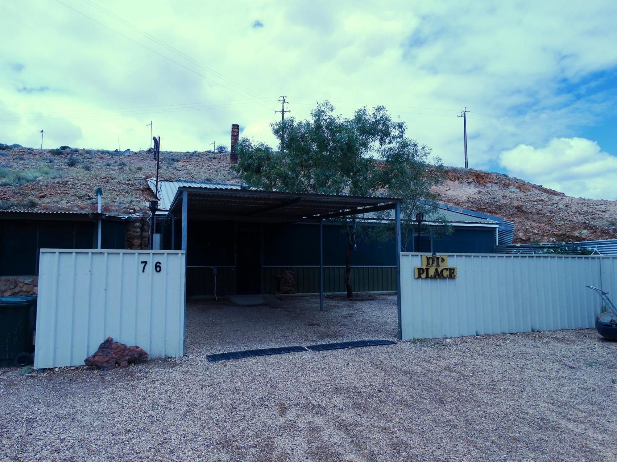 Di's Place Coober Pedy Exterior foto